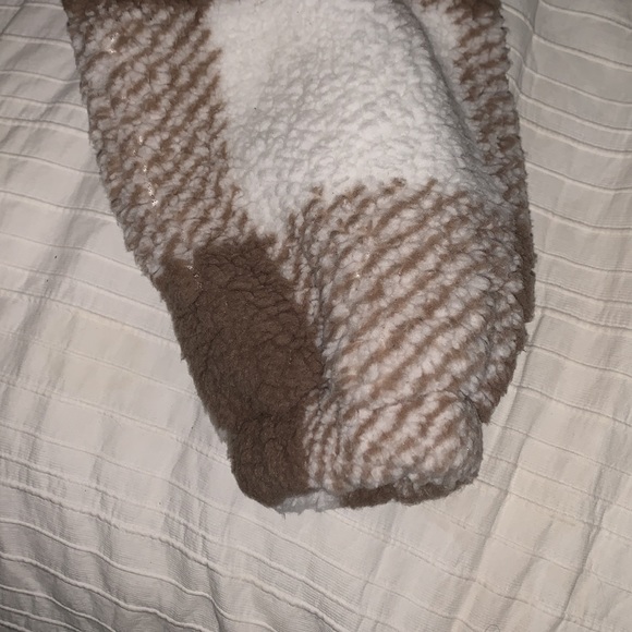 Fuzzy jacket - Picture 4 of 4